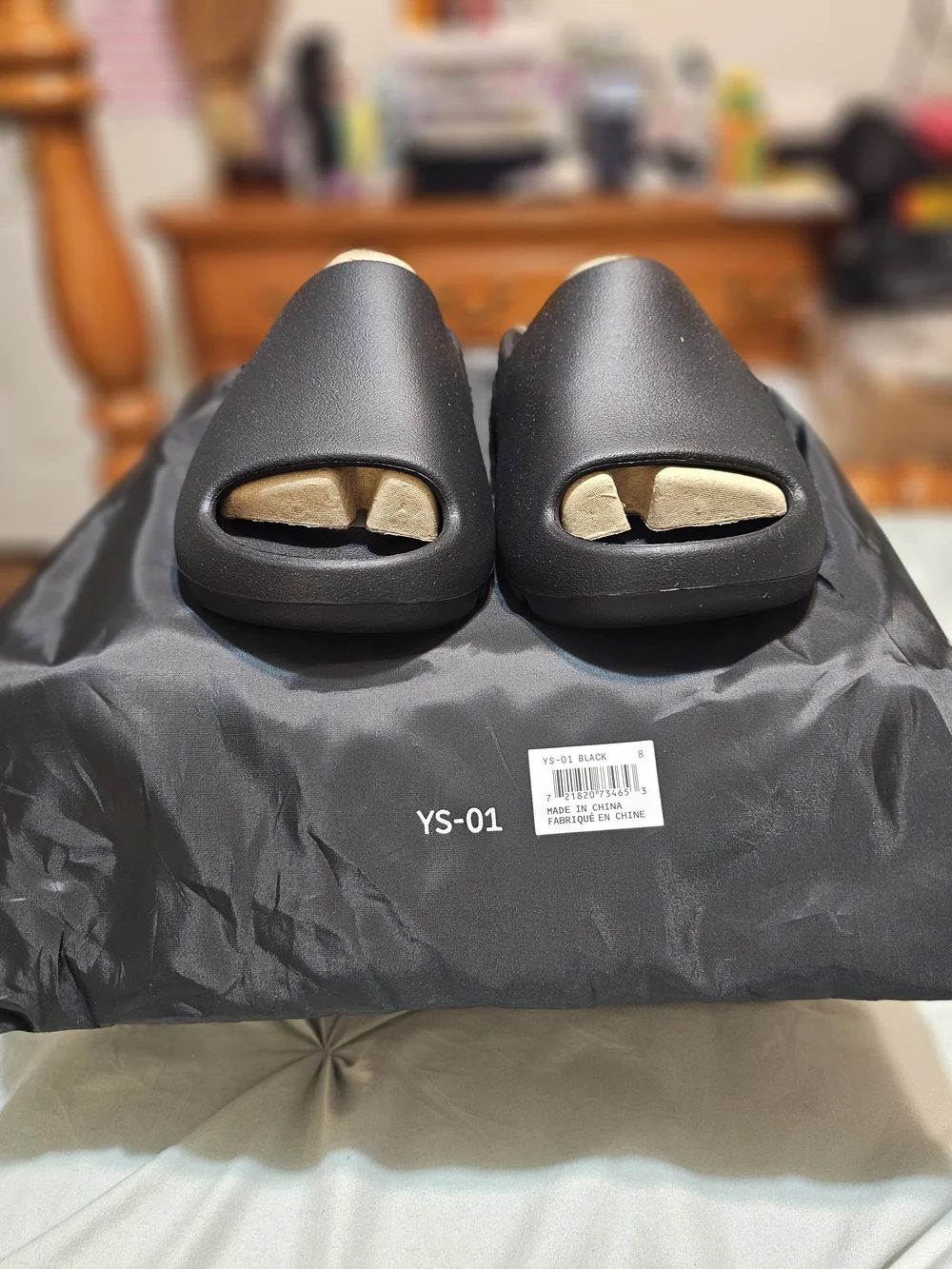 Yeezy chunky slip